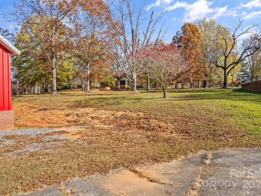 112 Blanton Road, Morganton, NC 28655.  MLS# CAR4201084, YatesRealty ID 13053. 