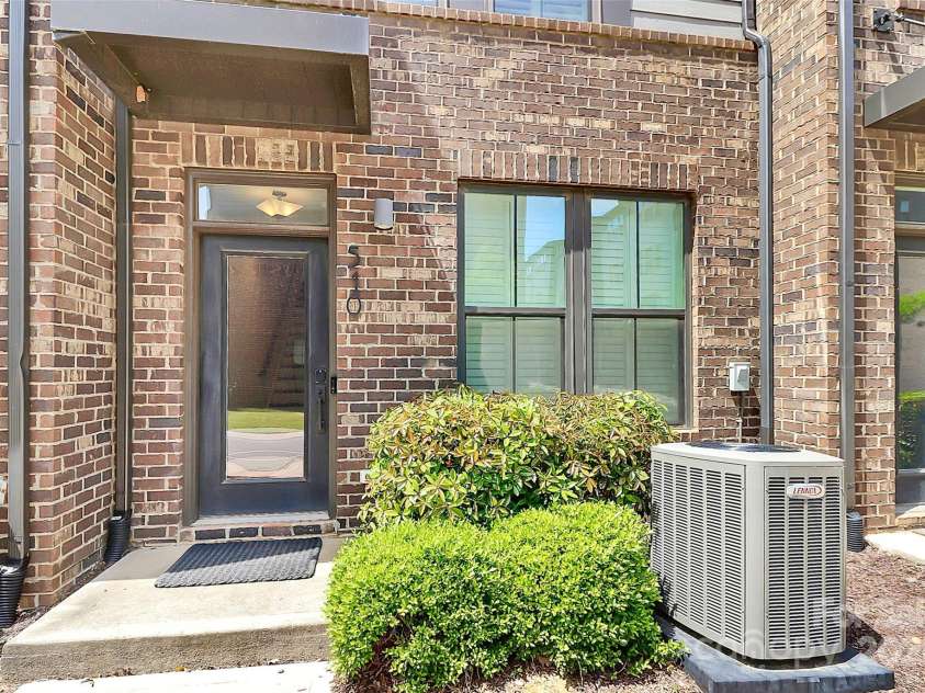 510 Music Hall Way, Charlotte, NC 28203.  MLS# CAR4244981, YatesRealty ID 13055. 