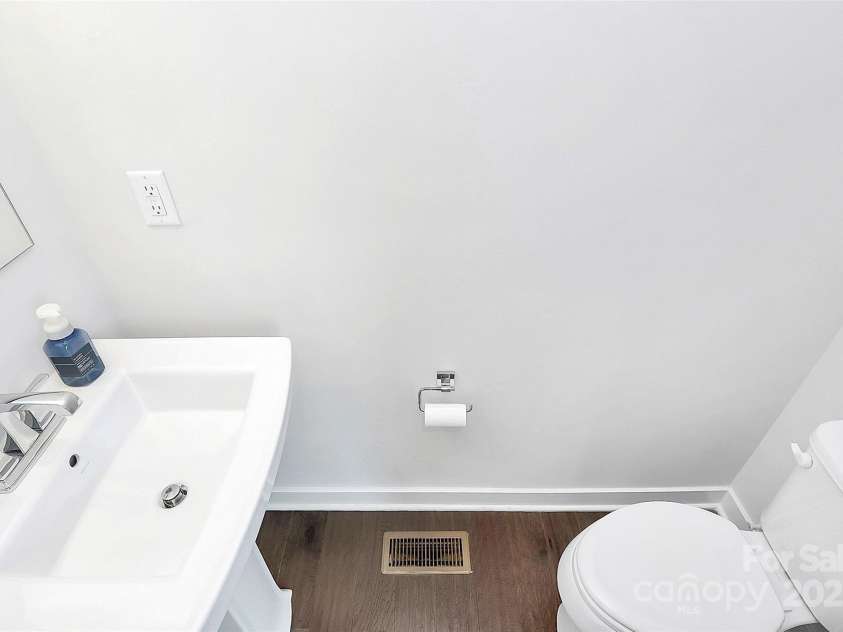 510 Music Hall Way, Charlotte, NC 28203.  MLS# CAR4244981, YatesRealty ID 13055. 