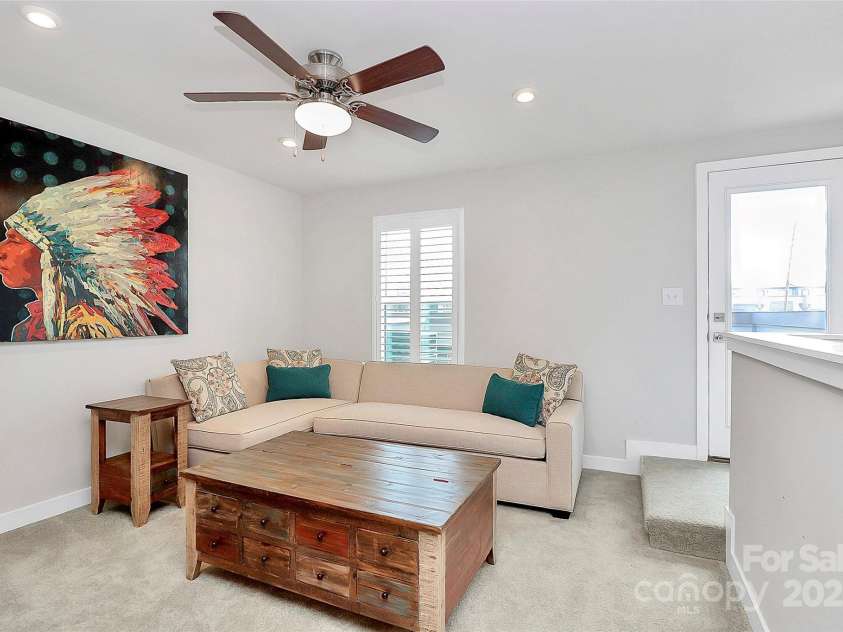 510 Music Hall Way, Charlotte, NC 28203.  MLS# CAR4244981, YatesRealty ID 13055. 