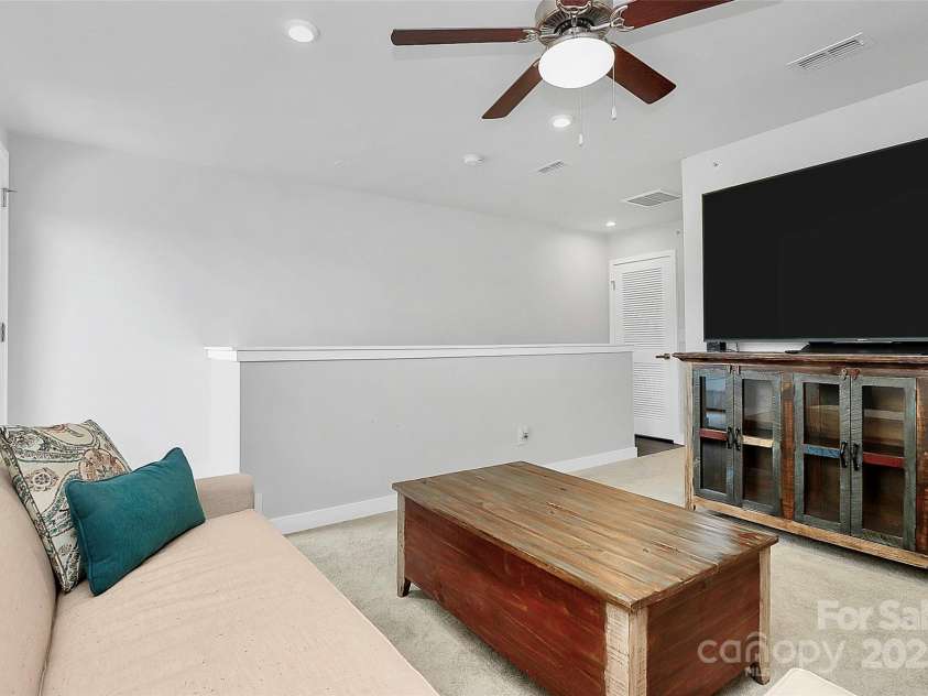 510 Music Hall Way, Charlotte, NC 28203.  MLS# CAR4244981, YatesRealty ID 13055. 