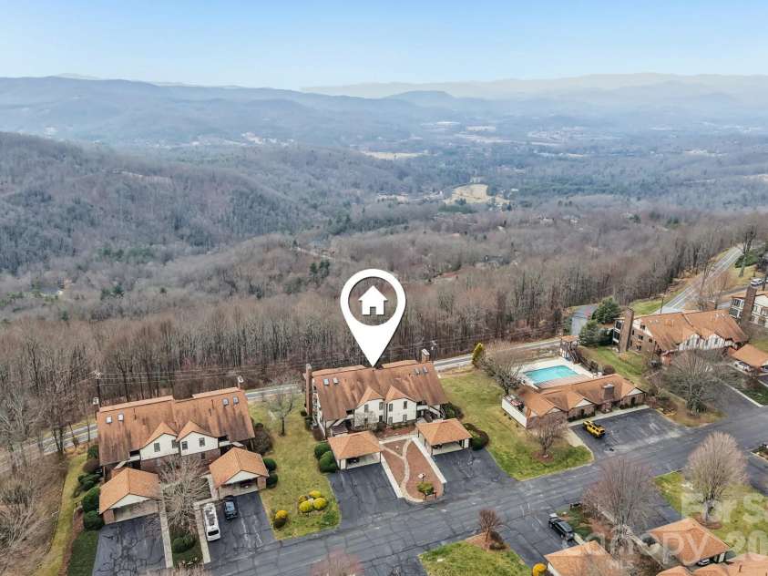 1601 Fleetwood Plaza, Hendersonville, NC 28739.  MLS# CAR4352883, YatesRealty ID 13058. Long range western view