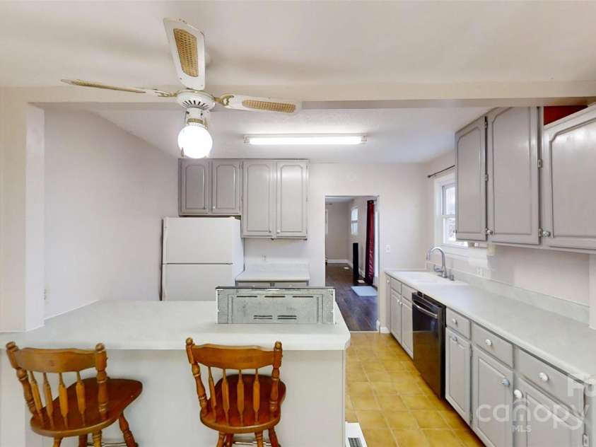 59 Upper Saw Branch Road, Candler, NC 28715.  MLS# CAR4226917, YatesRealty ID 13059. 