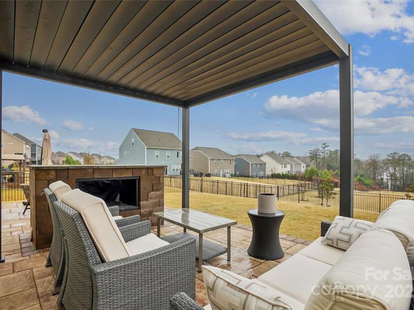 17312 Snug Harbor Road, Charlotte, NC 28278.  MLS# CAR4328108, YatesRealty ID 1306. 