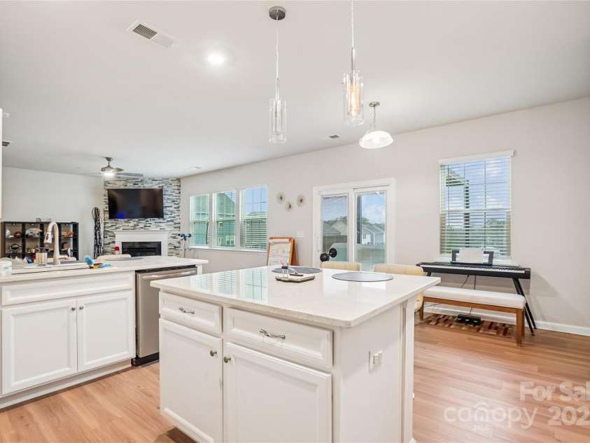 17312 Snug Harbor Road, Charlotte, NC 28278.  MLS# CAR4328108, YatesRealty ID 1306. 