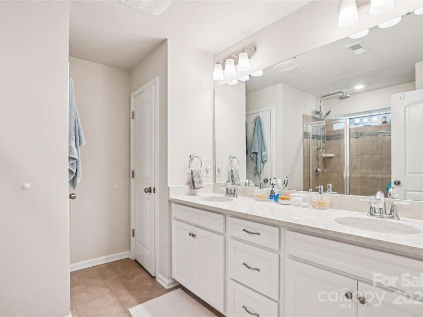 17312 Snug Harbor Road, Charlotte, NC 28278.  MLS# CAR4328108, YatesRealty ID 1306. 