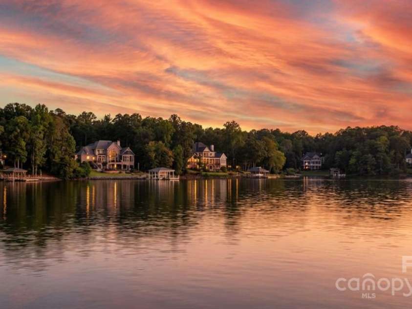 17312 Snug Harbor Road, Charlotte, NC 28278.  MLS# CAR4328108, YatesRealty ID 1306. 