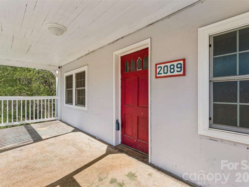 2089 Gastonia Highway, Lincolnton, NC 28092.  MLS# CAR4350525, YatesRealty ID 13060. Entry