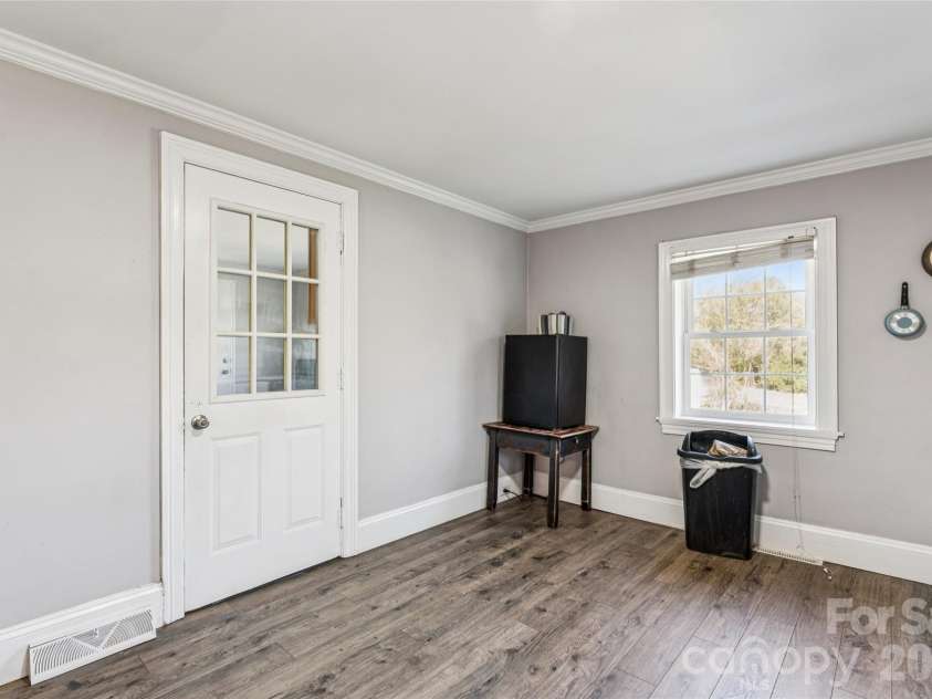 2089 Gastonia Highway, Lincolnton, NC 28092.  MLS# CAR4350525, YatesRealty ID 13060. Entry