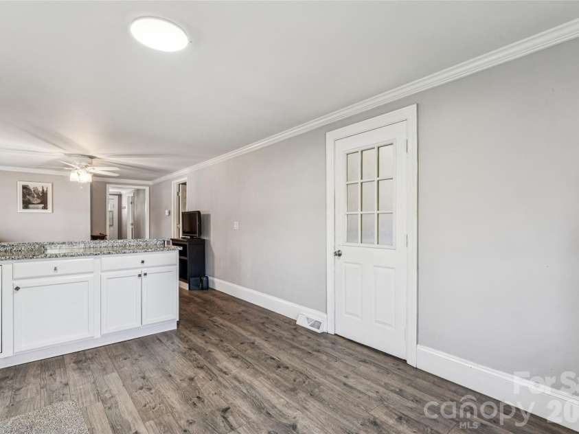 2089 Gastonia Highway, Lincolnton, NC 28092.  MLS# CAR4350525, YatesRealty ID 13060. Kitchen