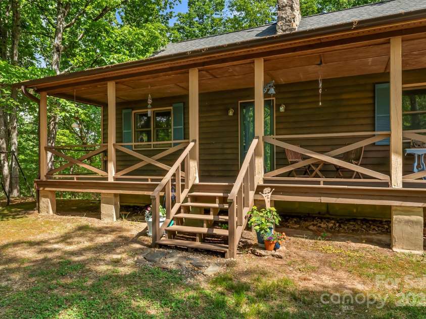 536 Brookhaven Road, Statesville, NC 28625.  MLS# CAR4255723, YatesRealty ID 13060. Welcome Home!