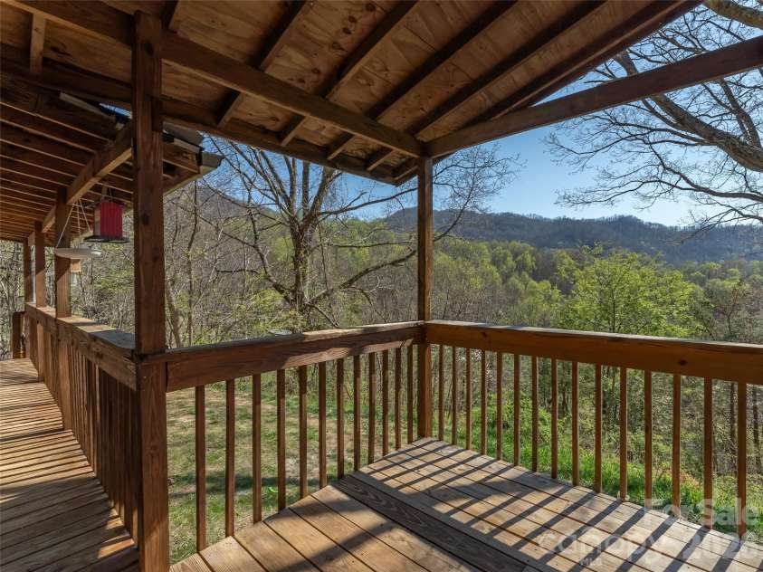 301 Matthew Lane, Canton, NC 28716.  MLS# CAR4368947, YatesRealty ID 13061. 