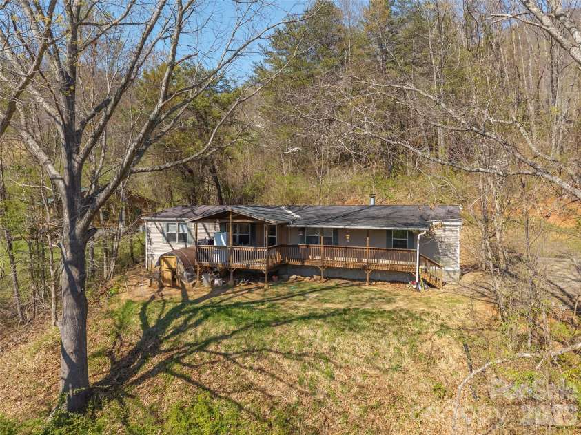 301 Matthew Lane, Canton, NC 28716.  MLS# CAR4368947, YatesRealty ID 13061. 