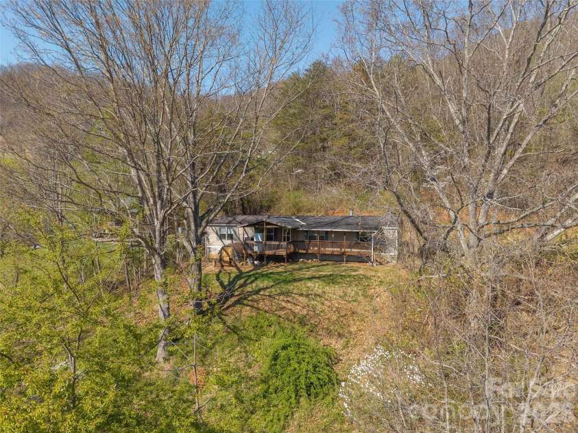 301 Matthew Lane, Canton, NC 28716.  MLS# CAR4368947, YatesRealty ID 13061. 