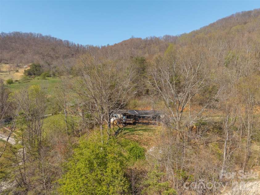 301 Matthew Lane, Canton, NC 28716.  MLS# CAR4368947, YatesRealty ID 13061. 