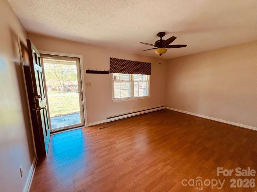136 Devon Lane, Statesville, NC 28625.  MLS# CAR4346534, YatesRealty ID 13062. 