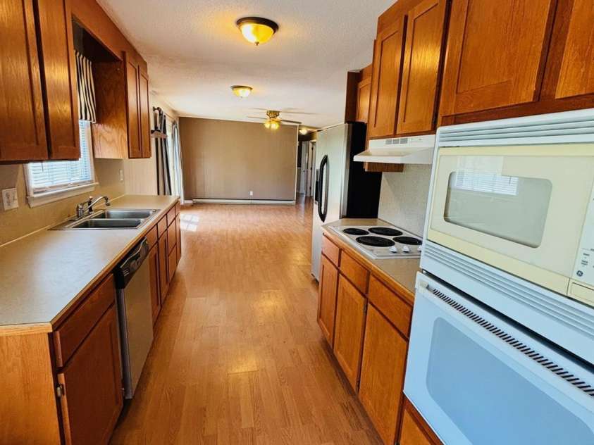 136 Devon Lane, Statesville, NC 28625.  MLS# CAR4346534, YatesRealty ID 13062. 