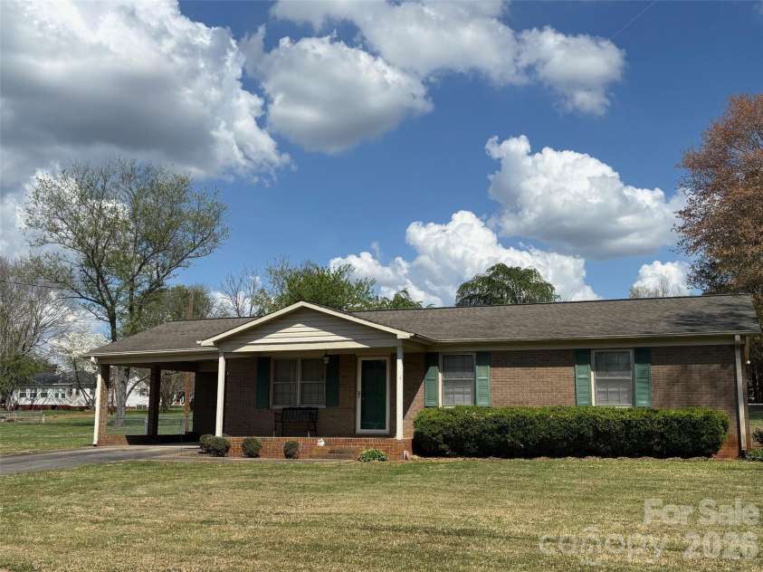 136 Devon Lane, Statesville, NC 28625.  MLS# CAR4346534, YatesRealty ID 13062. Front View
