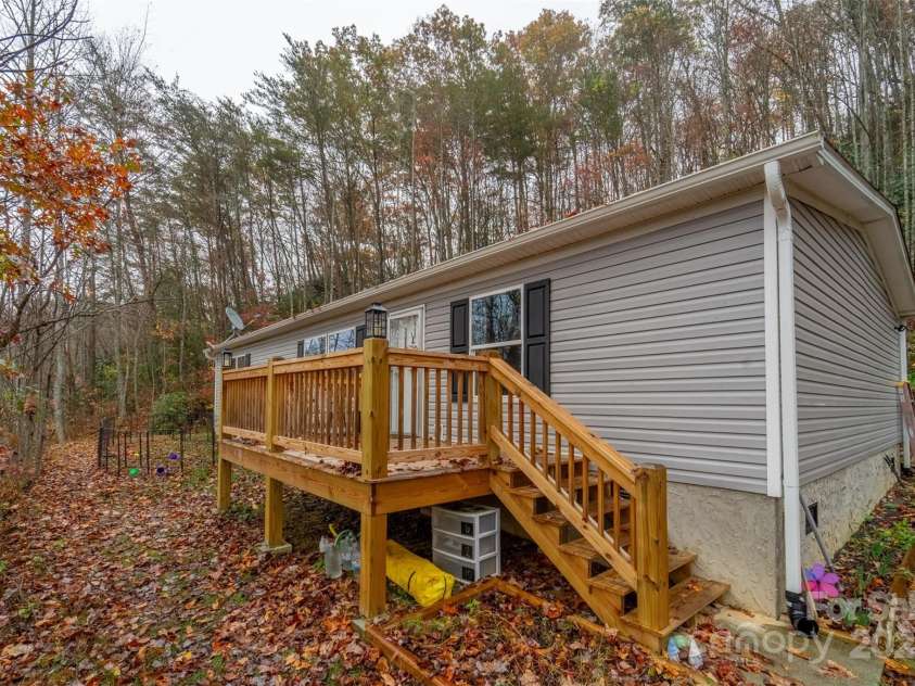 97 Sleeper Branch Road, Whittier, NC 28789.  MLS# CAR4197903, YatesRealty ID 13062. 