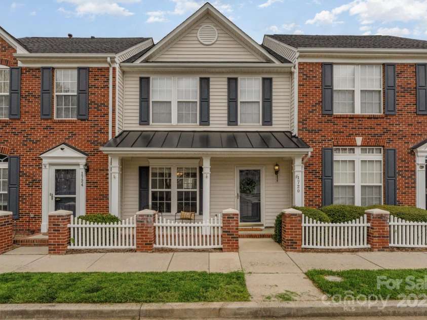 1720 Chamberside Drive, Rock Hill, SC 29730.  MLS# CAR4240291, YatesRealty ID 13063. 