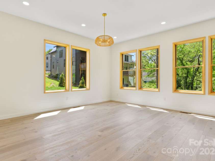 167 Hudson Street, Asheville, NC 28806.  MLS# CAR4247993, YatesRealty ID 13064. 