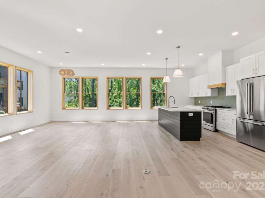 167 Hudson Street, Asheville, NC 28806.  MLS# CAR4247993, YatesRealty ID 13064. 