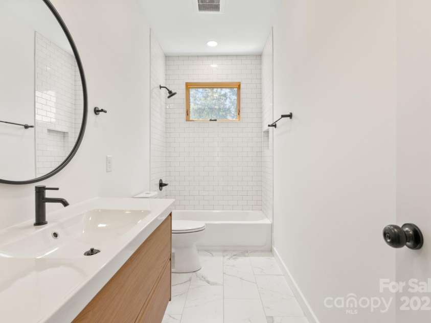 167 Hudson Street, Asheville, NC 28806.  MLS# CAR4247993, YatesRealty ID 13064. 