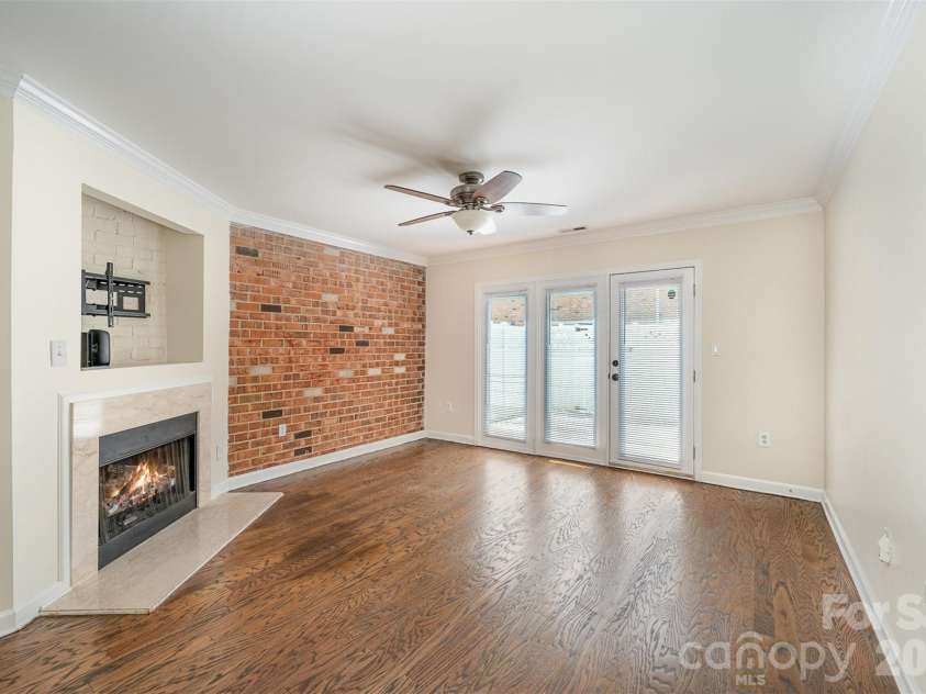 1218 Green Oaks Lane, Charlotte, NC 28205.  MLS# CAR4367673, YatesRealty ID 13065. 