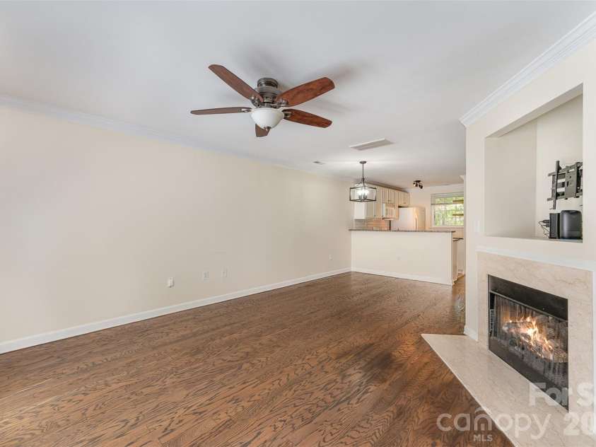 1218 Green Oaks Lane, Charlotte, NC 28205.  MLS# CAR4367673, YatesRealty ID 13065. 