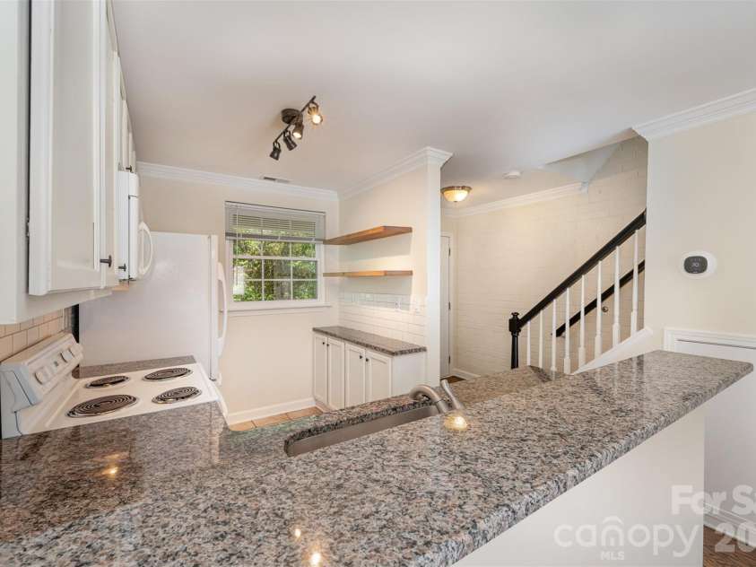 1218 Green Oaks Lane, Charlotte, NC 28205.  MLS# CAR4367673, YatesRealty ID 13065. 