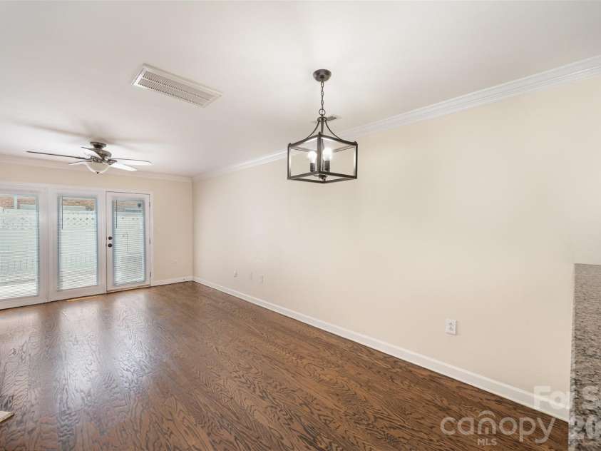 1218 Green Oaks Lane, Charlotte, NC 28205.  MLS# CAR4367673, YatesRealty ID 13065. 