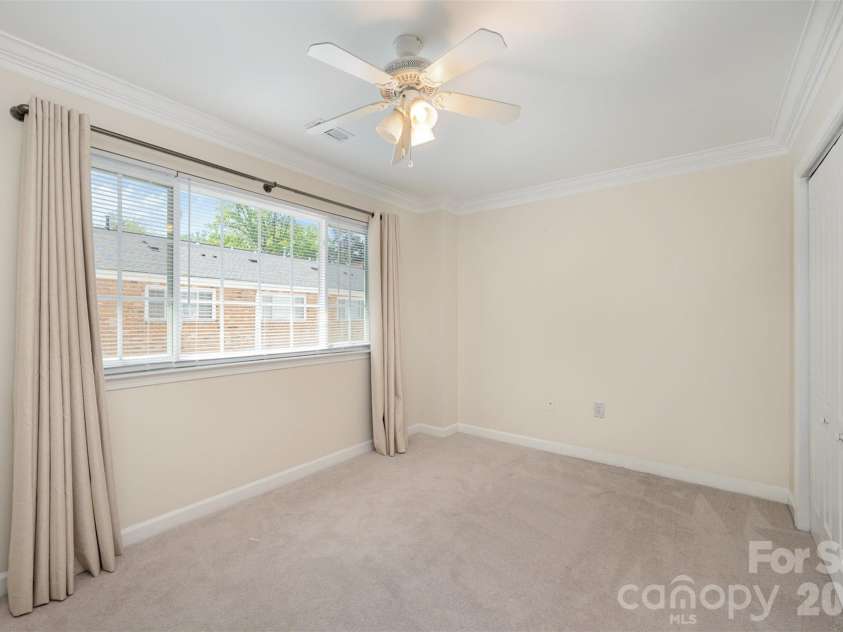 1218 Green Oaks Lane, Charlotte, NC 28205.  MLS# CAR4367673, YatesRealty ID 13065. 