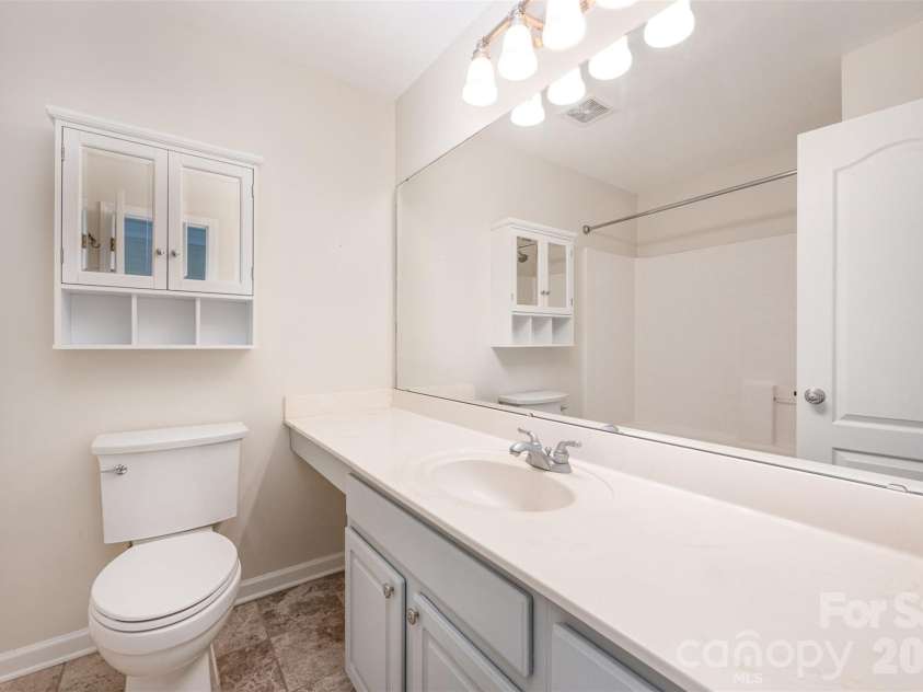 1218 Green Oaks Lane, Charlotte, NC 28205.  MLS# CAR4367673, YatesRealty ID 13065. 