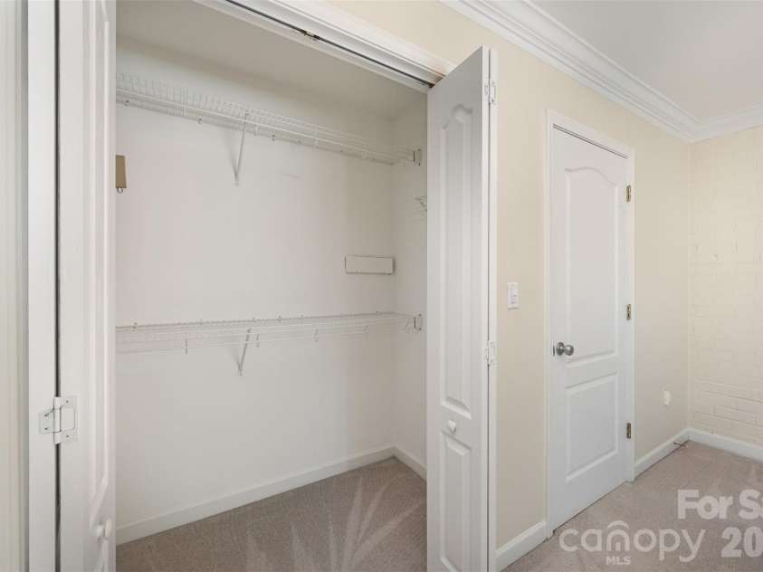 1218 Green Oaks Lane, Charlotte, NC 28205.  MLS# CAR4367673, YatesRealty ID 13065. 