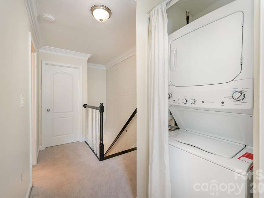 1218 Green Oaks Lane, Charlotte, NC 28205.  MLS# CAR4367673, YatesRealty ID 13065. 