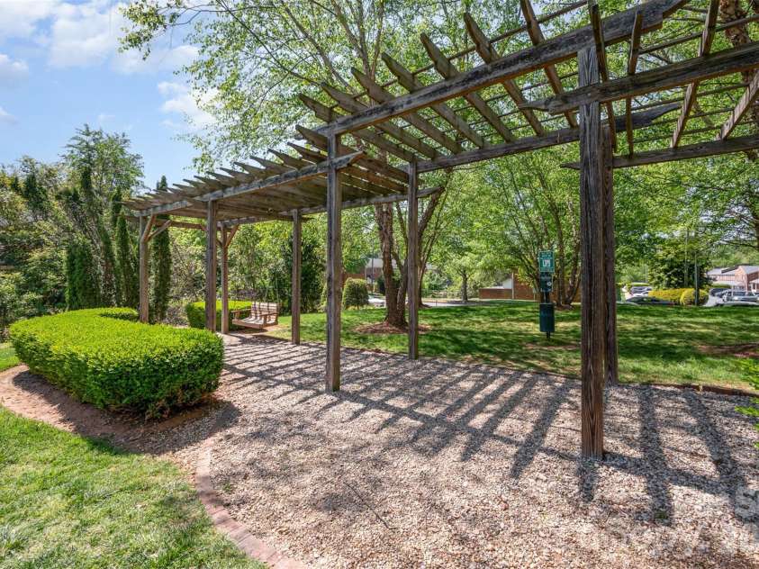 1218 Green Oaks Lane, Charlotte, NC 28205.  MLS# CAR4367673, YatesRealty ID 13065. 