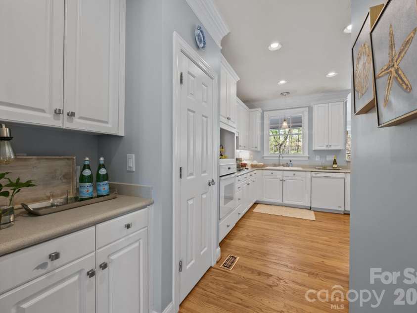 20432 Middletown Road, Cornelius, NC 28031.  MLS# CAR4363403, YatesRealty ID 13066. 