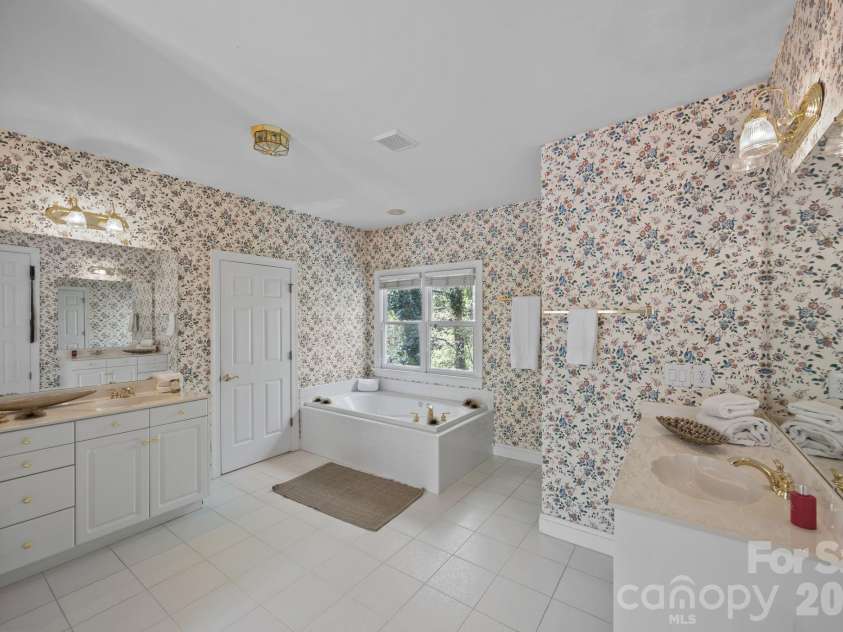 20432 Middletown Road, Cornelius, NC 28031.  MLS# CAR4363403, YatesRealty ID 13066. 