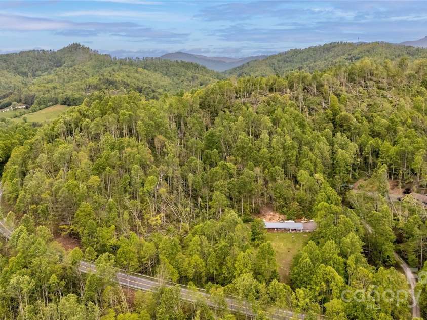 81 Amsoil Drive, Bakersville, NC 28705.  MLS# CAR4258411, YatesRealty ID 13066. 
