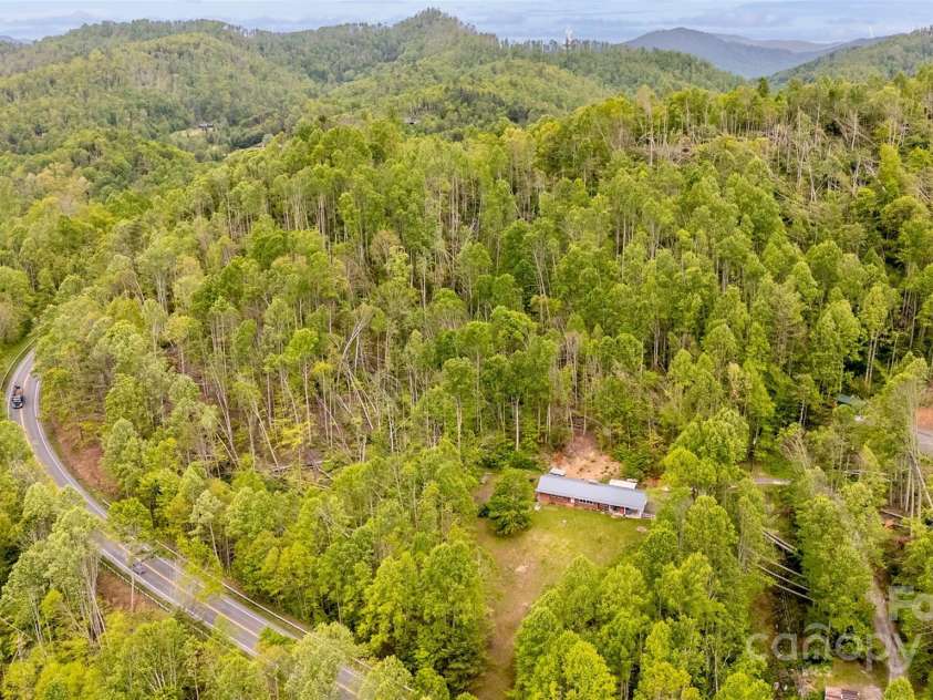 81 Amsoil Drive, Bakersville, NC 28705.  MLS# CAR4258411, YatesRealty ID 13066. 