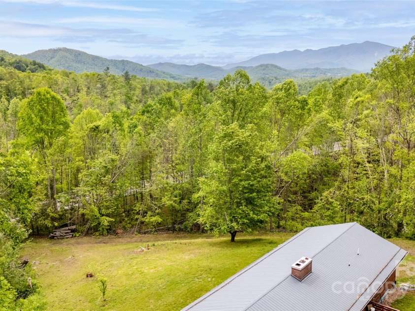 81 Amsoil Drive, Bakersville, NC 28705.  MLS# CAR4258411, YatesRealty ID 13066. 