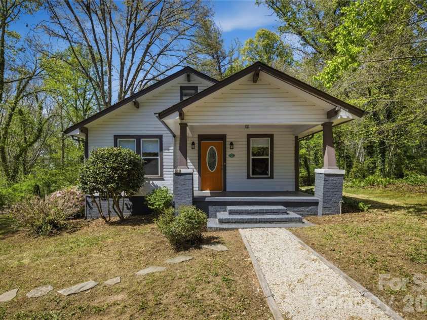 512 Alexander Avenue, Morganton, NC 28655.  MLS# CAR4370253, YatesRealty ID 13067. 