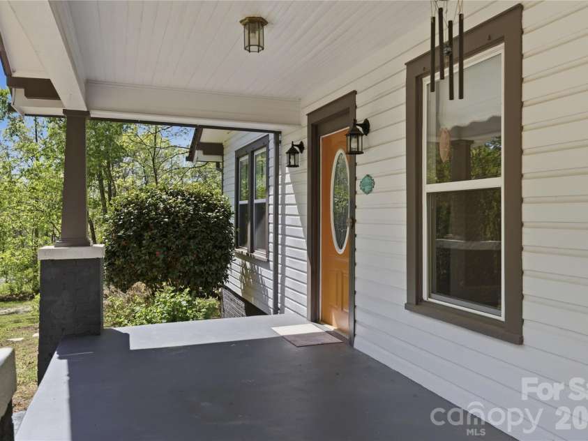512 Alexander Avenue, Morganton, NC 28655.  MLS# CAR4370253, YatesRealty ID 13067. 