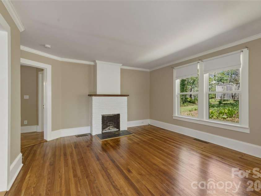 512 Alexander Avenue, Morganton, NC 28655.  MLS# CAR4370253, YatesRealty ID 13067. 