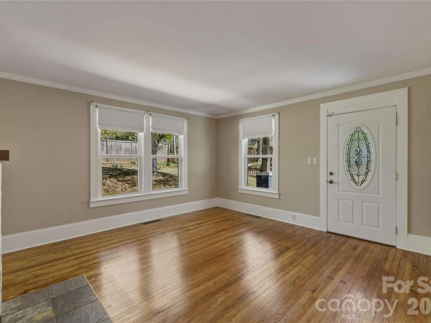 512 Alexander Avenue, Morganton, NC 28655.  MLS# CAR4370253, YatesRealty ID 13067. 