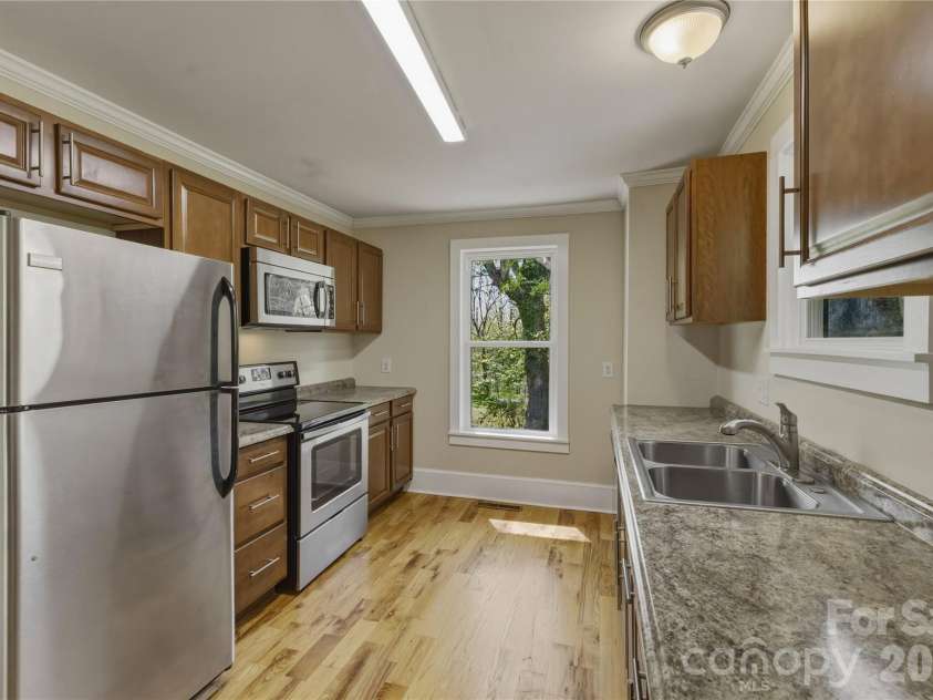 512 Alexander Avenue, Morganton, NC 28655.  MLS# CAR4370253, YatesRealty ID 13067. 