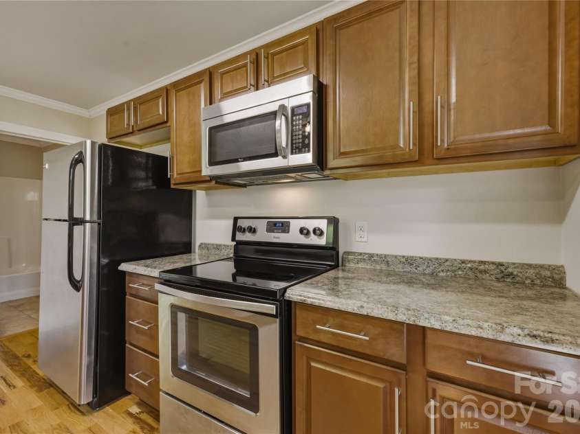 512 Alexander Avenue, Morganton, NC 28655.  MLS# CAR4370253, YatesRealty ID 13067. 