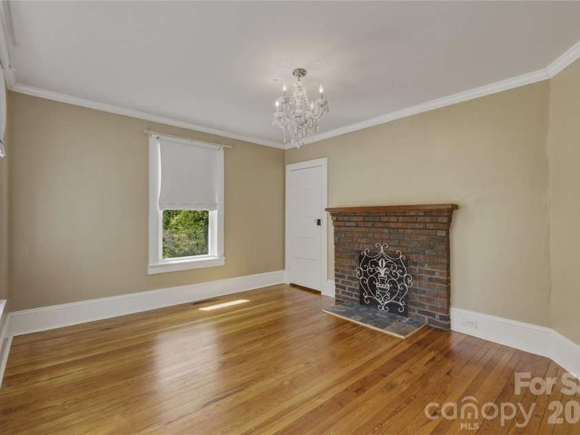 512 Alexander Avenue, Morganton, NC 28655.  MLS# CAR4370253, YatesRealty ID 13067. 