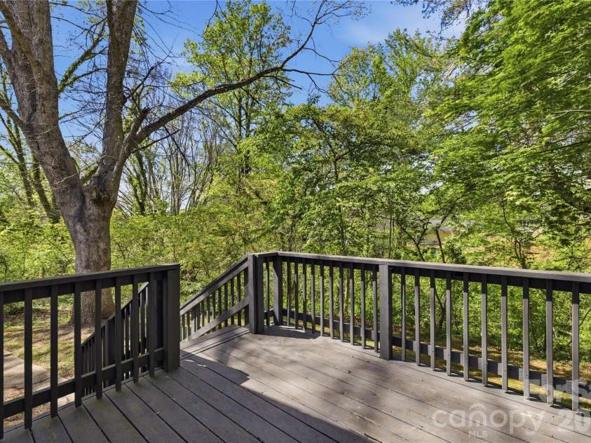 512 Alexander Avenue, Morganton, NC 28655.  MLS# CAR4370253, YatesRealty ID 13067. 