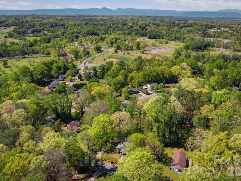 512 Alexander Avenue, Morganton, NC 28655.  MLS# CAR4370253, YatesRealty ID 13067. 